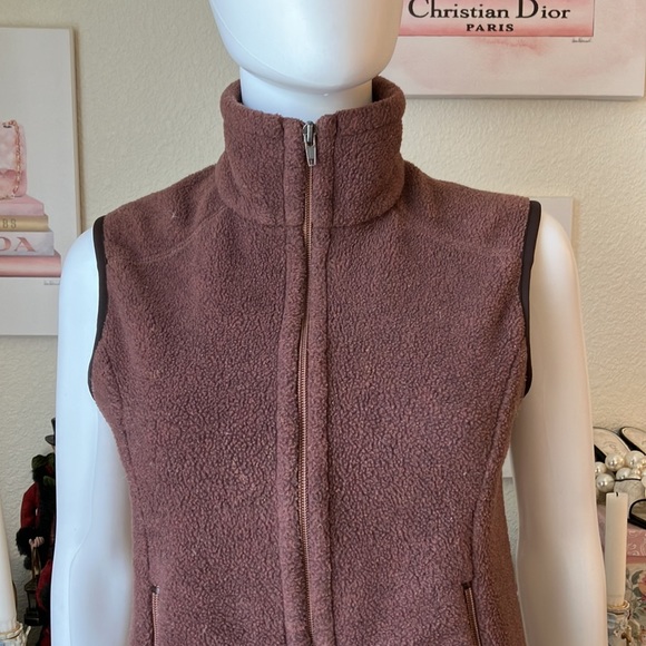 Patagonia fleece vest full zip chocolate brown color with black trim Size small - Picture 4 of 8